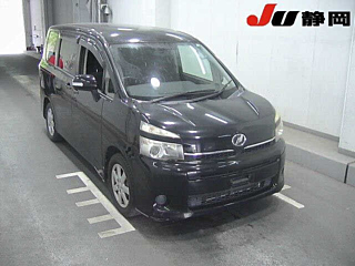 TOYOTA VOXY 2010