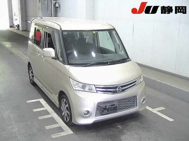 NISSAN ROOX 2010