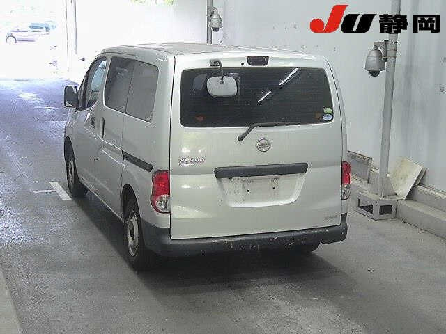 NISSAN NV200 2013