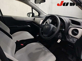 TOYOTA VITZ 2012