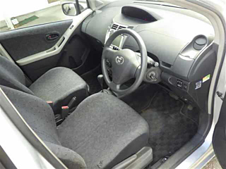 TOYOTA VITZ 2009