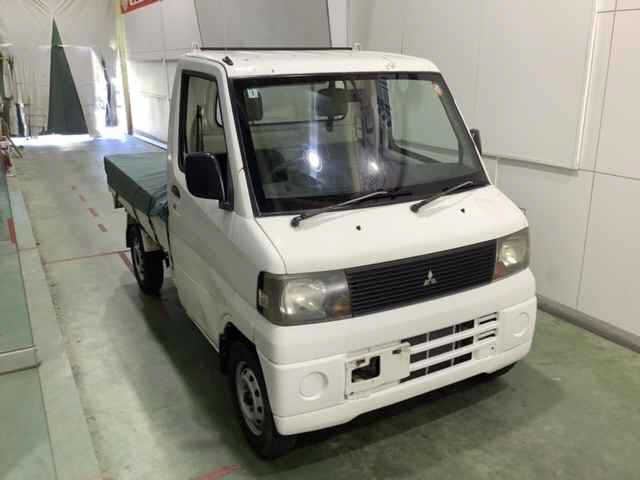 MITSUBISHI MINICAB TRUCK 2011