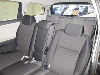 TOYOTA WISH 2010