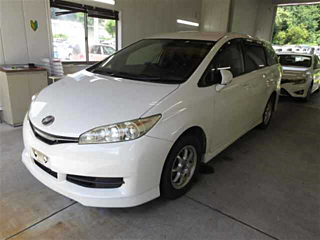 TOYOTA WISH 2013