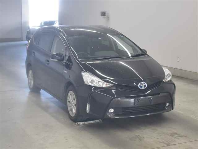 TOYOTA PRIUS ALPHA 2015