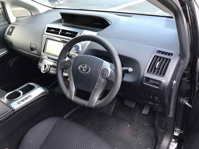 TOYOTA PRIUS ALPHA 2015