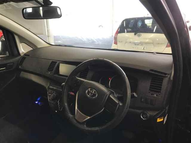TOYOTA ISIS 2015