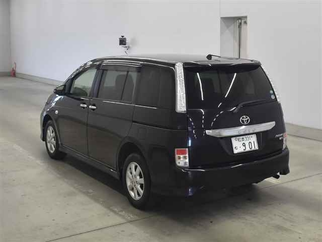 TOYOTA ISIS 2015