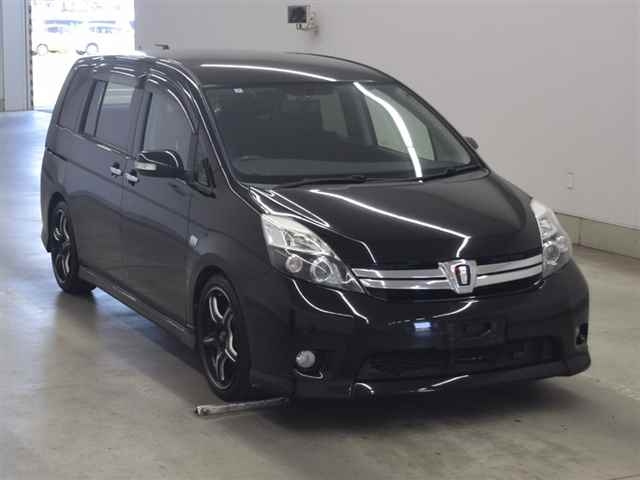 TOYOTA ISIS 2011