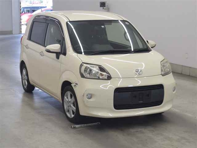TOYOTA PORTE 2012