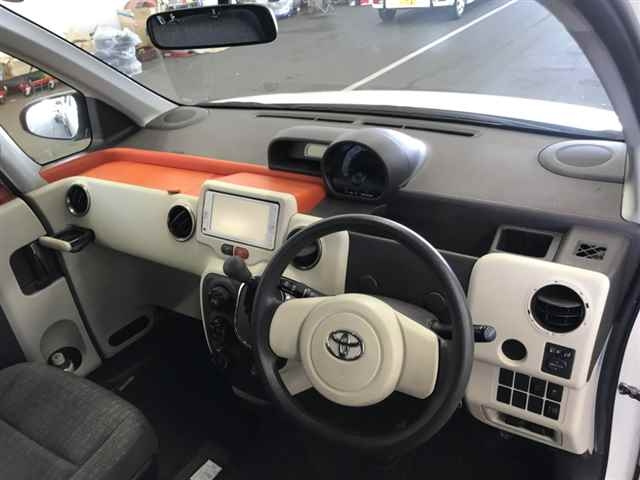 TOYOTA PORTE 2012