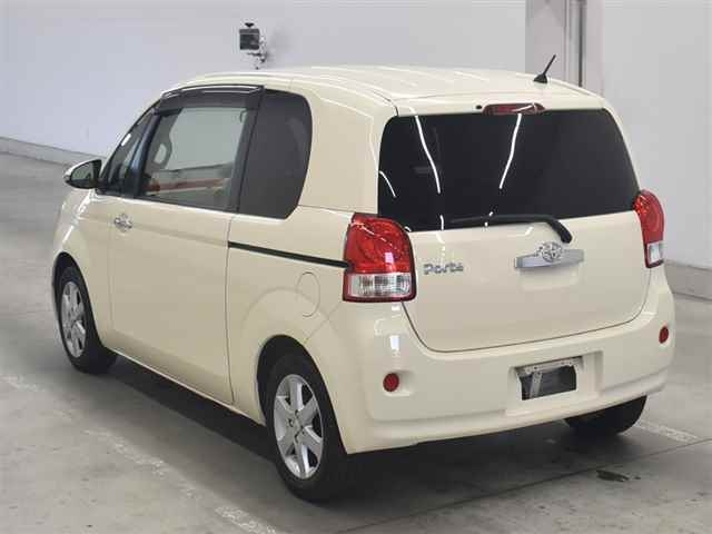 TOYOTA PORTE 2012
