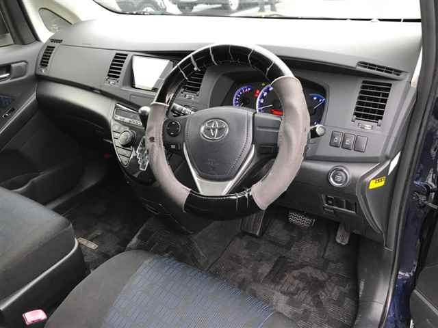 TOYOTA ISIS 2014