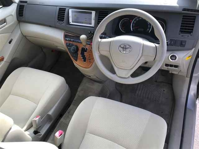 TOYOTA ISIS 2013