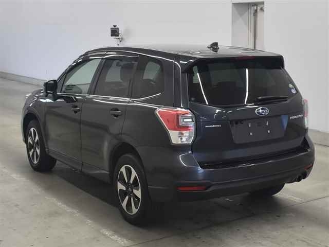 SUBARU FORESTER 2017