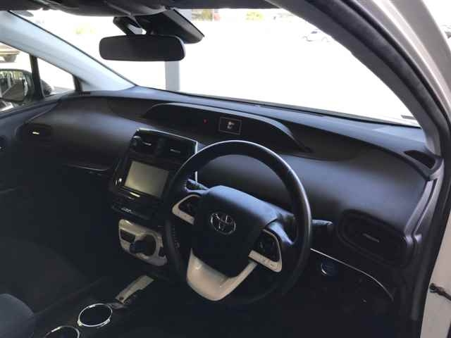 TOYOTA PRIUS 2018