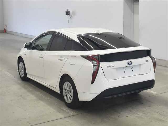 TOYOTA PRIUS 2018