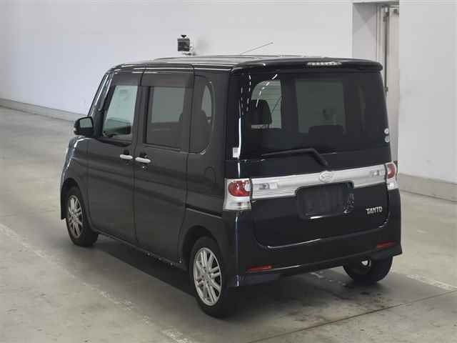 DAIHATSU TANTO 2010