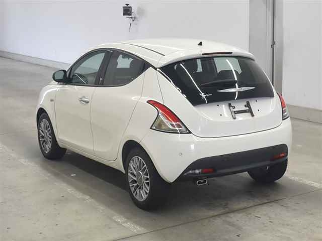 CHRYSLER YPSILON 2014