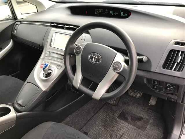 TOYOTA PRIUS 2014
