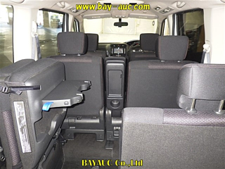 NISSAN SERENA 2011