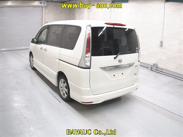 NISSAN SERENA 2011