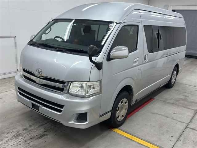 TOYOTA HIACE 2012