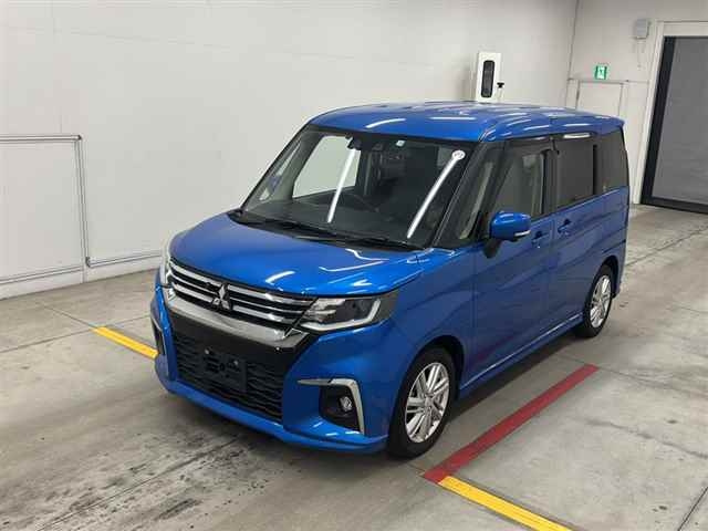 MITSUBISHI DELICA D2 2022