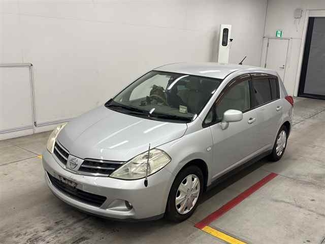 NISSAN TIIDA 2009