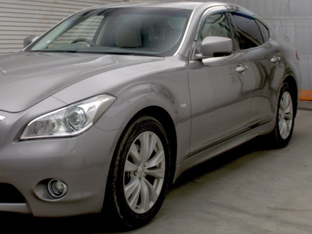 NISSAN FUGA 2009