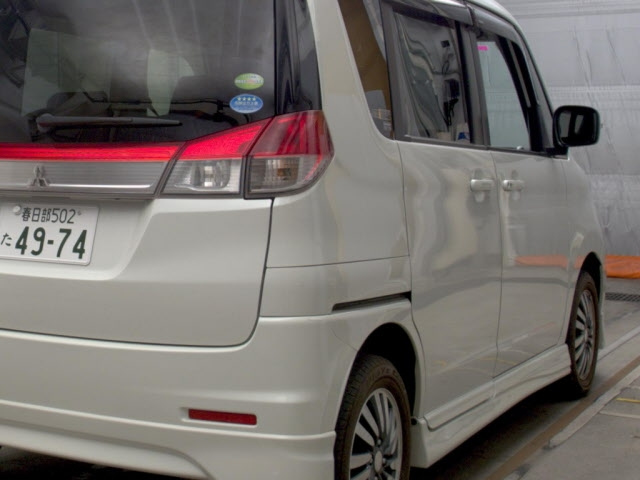 MITSUBISHI DELICA D2 2011