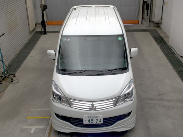 MITSUBISHI DELICA D2 2011