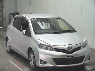 TOYOTA VITZ 2011
