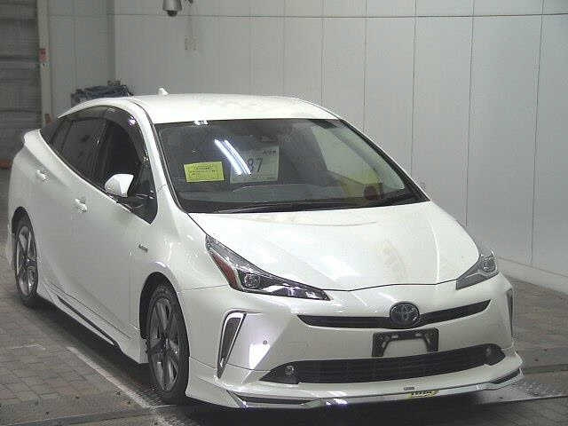 TOYOTA PRIUS 2019