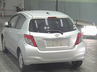 TOYOTA VITZ 2011