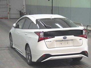 TOYOTA PRIUS 2019