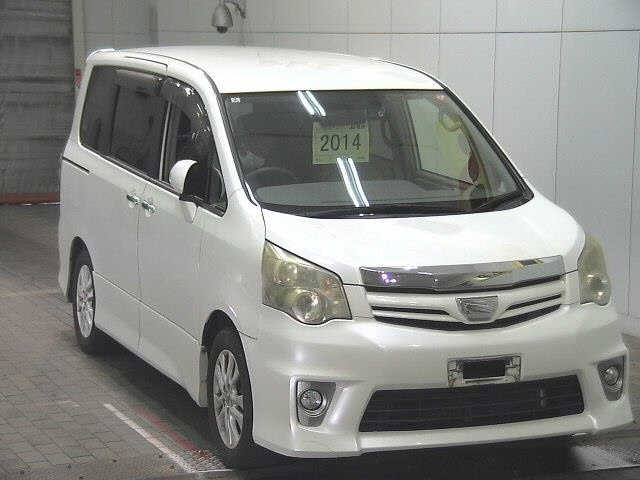 TOYOTA NOAH 2012
