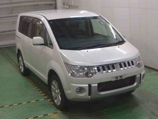 MITSUBISHI DELICA D5 2014