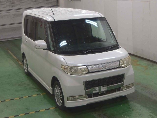 DAIHATSU TANTO 2010
