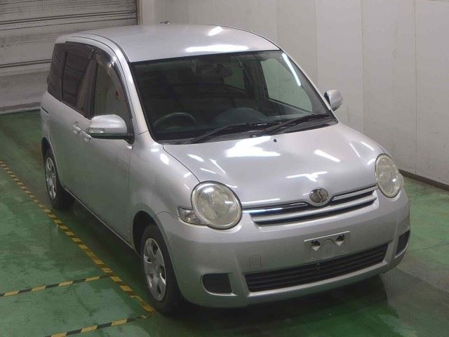 TOYOTA SIENTA 2010
