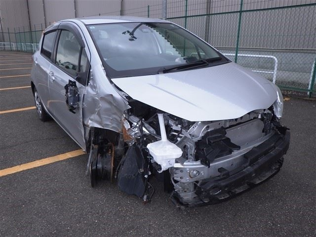 TOYOTA VITZ 2019