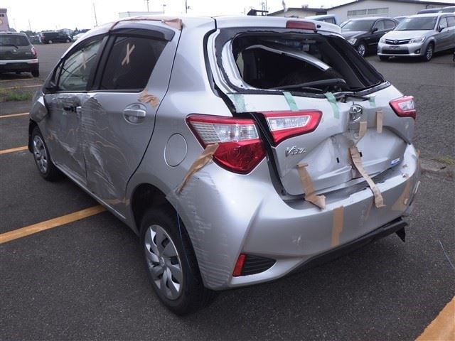 TOYOTA VITZ 2019