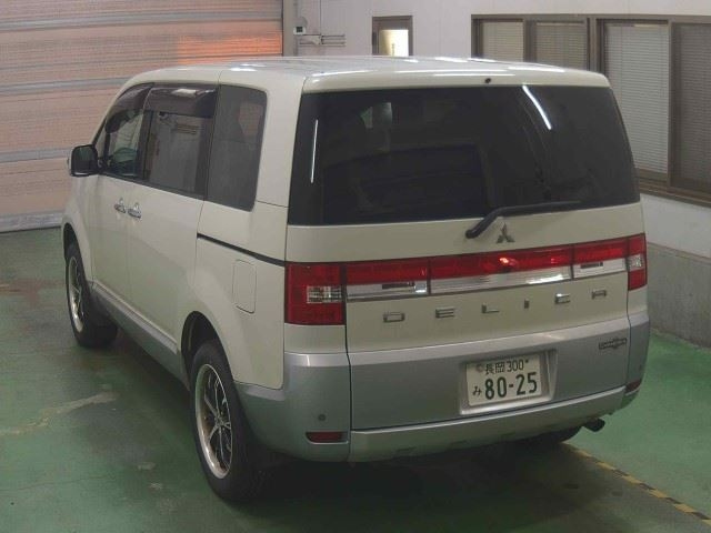 MITSUBISHI DELICA D5 2010