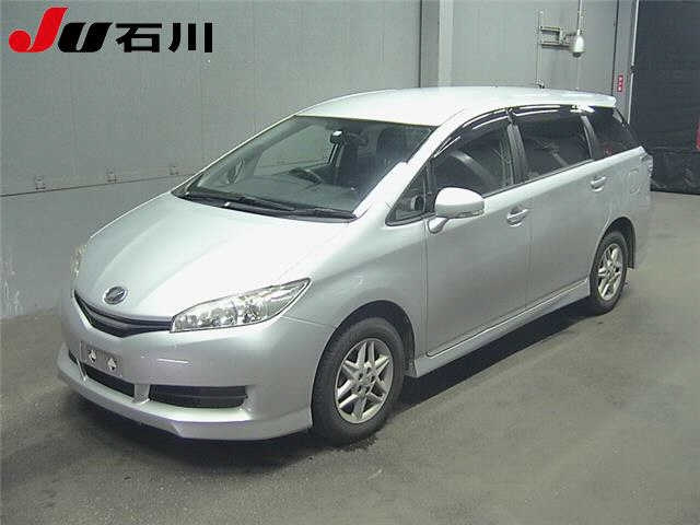 TOYOTA WISH 2015