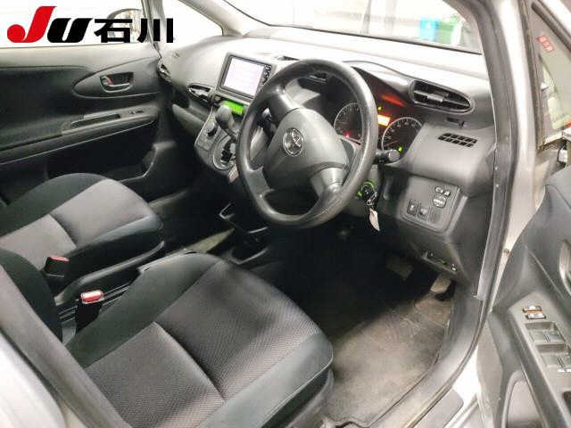 TOYOTA WISH 2015