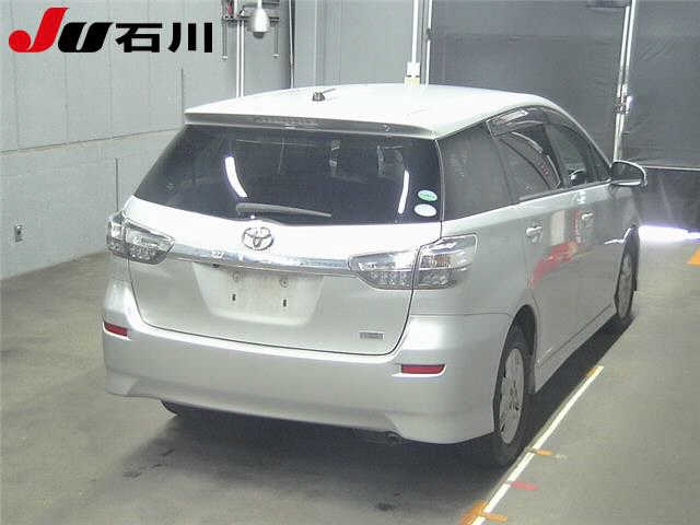 TOYOTA WISH 2015
