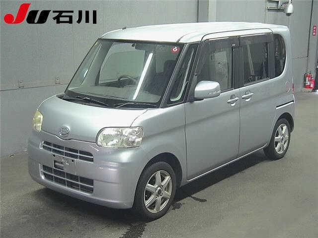 DAIHATSU TANTO 2011