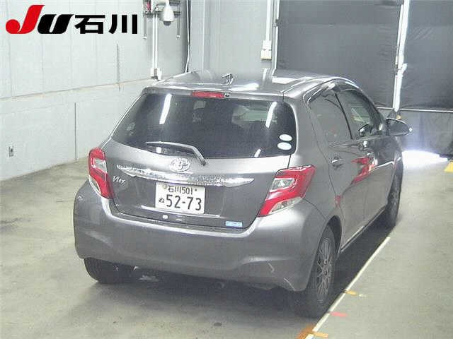 TOYOTA VITZ 2015