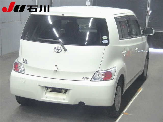 TOYOTA BB 2010