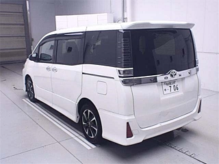 TOYOTA VOXY 2019